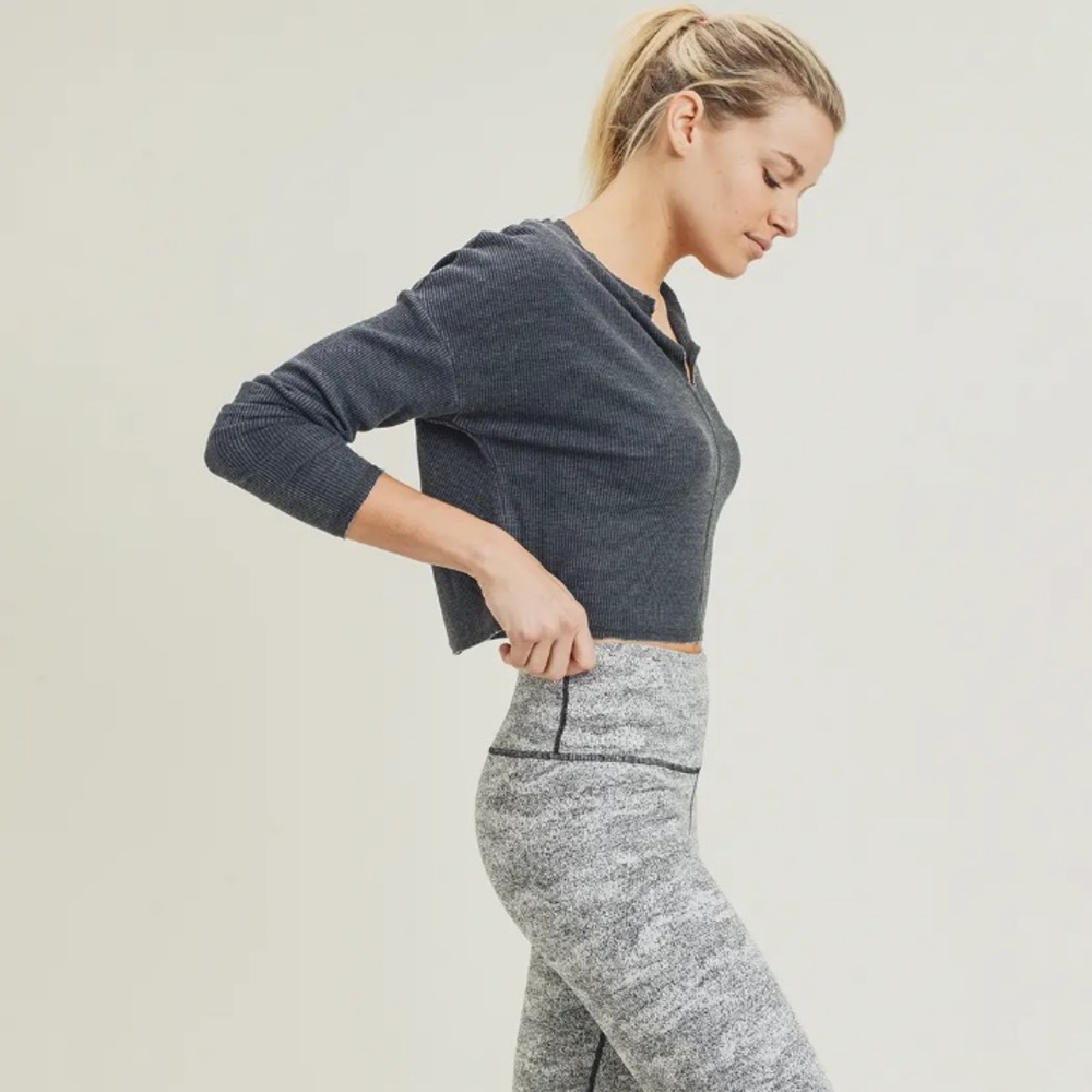 🆕 CAMI LINEN CROP TOP LS DARK ASH - Picture 6 of 9